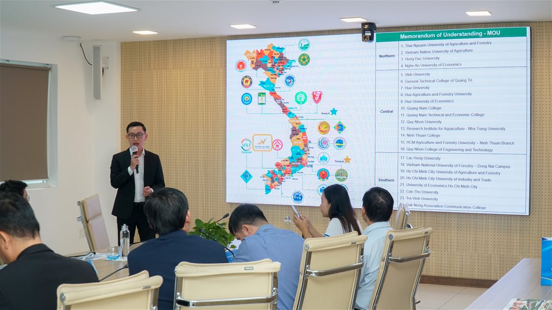  LHU và C.P. Group thảo luận mở rộng hợp tác đào tạo và tuyển dụng 