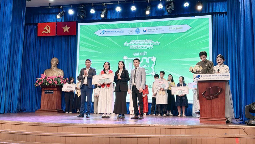 Sinh viên LHU chinh phục sân chơi Việt – Hàn với cú đúp Giải Nhất đầy tự hào